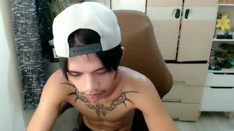 yourasian_eric online show from March 18, 4:54 pm