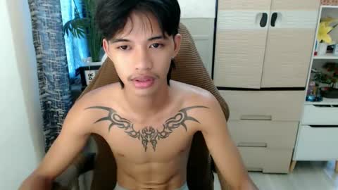 yourasian_eric online show from April 6, 2:53 am