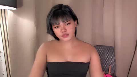 Snapshot of yourasian_kendal chatting on June 3, 5:18 pm Kendal online show from June 3, 5:18 pm