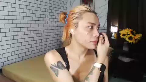 Snapshot of yourasianbigcock chatting on September 19, 12:17 pm LEXI online show from September 19, 12:17 pm