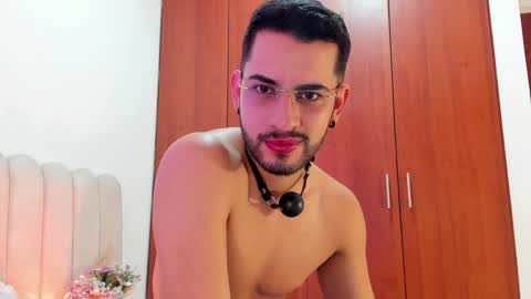 Snapshot of yourboynextdoor1 chatting on December 6, 8:26 am YOURBOYNEXTDOOR online show from December 6, 8:26 am