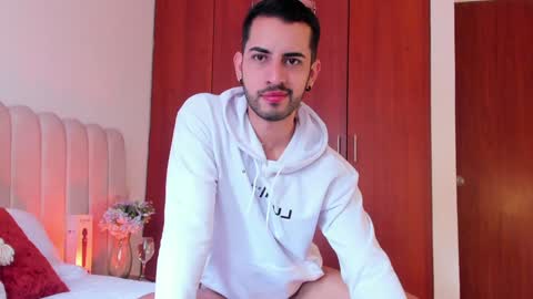 Snapshot of yourboynextdoor1 chatting on December 11, 5:26 pm YOURBOYNEXTDOOR online show from December 11, 5:26 pm