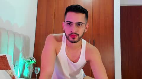 Snapshot of yourboynextdoor1 chatting on January 2, 12:02 am YOURBOYNEXTDOOR online show from January 2, 12:02 am