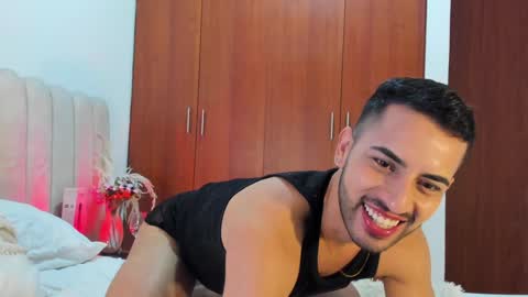 Snapshot of yourboynextdoor1 chatting on January 4, 12:27 am YOURBOYNEXTDOOR online show from January 4, 12:27 am