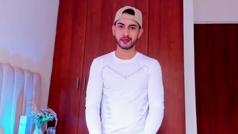 Snapshot of yourboynextdoor1 chatting on January 5, 4:27 pm YOURBOYNEXTDOOR online show from January 5, 4:27 pm