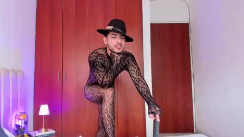 Snapshot of yourboynextdoor1 chatting on October 11, 3:21 pm YOURBOYNEXTDOOR online show from October 11, 3:21 pm