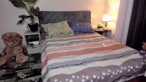 Snapshot of yourcathrinelover chatting on December 16, 5:49 am Cathy Murphy online show from December 16, 5:49 am