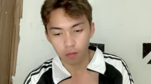 Snapshot of yourcummer_april chatting on June 1, 6:09 pm April online show from June 1, 6:09 pm