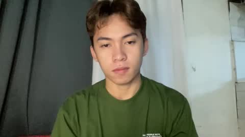 Snapshot of yourcummer_april chatting on June 8, 9:42 am April online show from June 8, 9:42 am