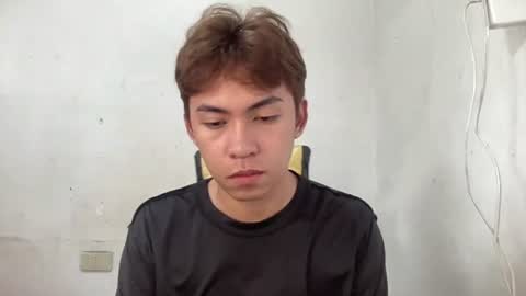 Snapshot of yourcummer_april chatting on June 13, 12:41 am April online show from June 13, 12:41 am