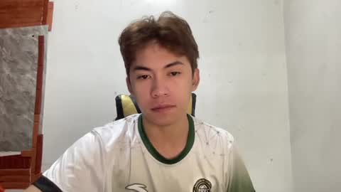Snapshot of yourcummer_april chatting on June 13, 2:48 pm April online show from June 13, 2:48 pm