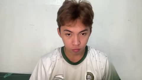 Snapshot of yourcummer_april chatting on June 14, 11:23 am April online show from June 14, 11:23 am