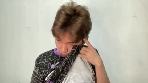 Snapshot of yourcummer_april chatting on June 17, 12:07 pm April online show from June 17, 12:07 pm