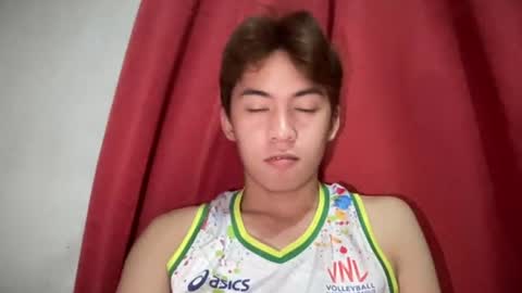 Snapshot of yourcummer_april chatting on June 20, 1:14 pm April online show from June 20, 1:14 pm