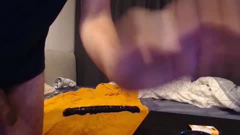 Snapshot of yourdirtysluboy chatting on October 27, 1:20 am hornyedging online show from October 27, 1:20 am