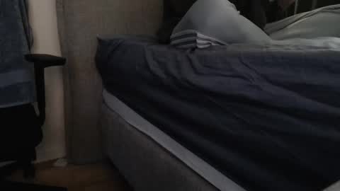 hornyedging online show from April 3, 9:18 am