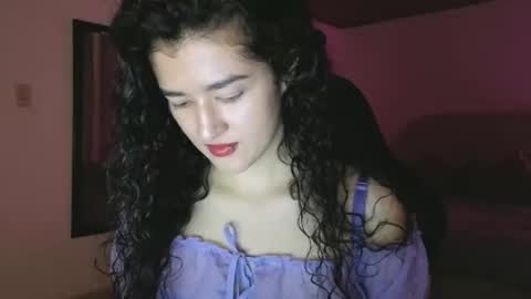 yourdreamgirl2025 online show from April 3, 12:08 am