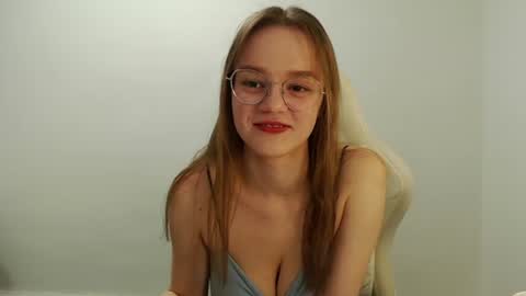 Snapshot of yourdreamray chatting on July 4, 7:20 pm Lana online show from July 4, 7:20 pm
