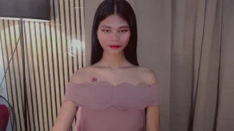 Snapshot of yourfavoratevivian chatting on January 17, 3:17 pm Vivian online show from January 17, 3:17 pm