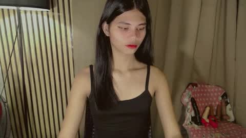 Snapshot of yourfavoratevivian chatting on February 17, 8:48 pm Vivian online show from February 17, 8:48 pm