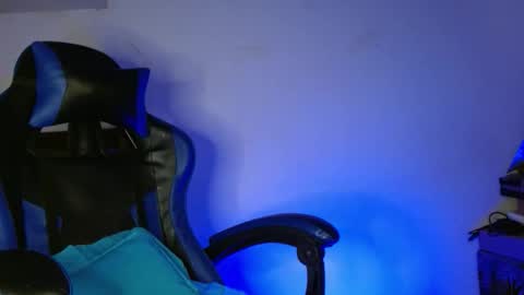 yourfavorite_bigclit online show from March 15, 9:37 am