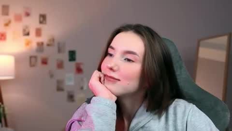 Chloe online show from October 13, 9:37 pm