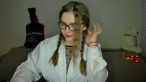 Snapshot of yourgem__ chatting on March 3, 5:39 pm yourgem__ online show from March 3, 5:39 pm