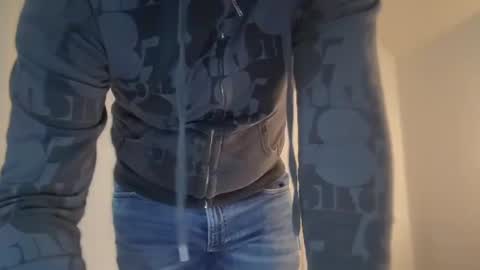 yourguy9333 online show from March 13, 9:54 pm