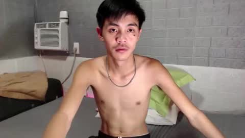 Snapshot of yourguy_josh23 chatting on April 19, 7:07 am Josh online show from April 19, 7:07 am