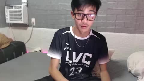 Snapshot of yourguy_josh23 chatting on April 20, 3:31 am Josh online show from April 20, 3:31 am