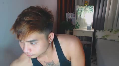 Snapshot of yourhandsome_hunk chatting on December 29, 6:16 pm Paul online show from December 29, 6:16 pm