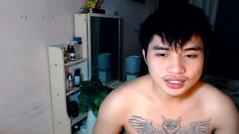 Snapshot of yourhandsome_hunk chatting on May 21, 11:28 am Paul online show from May 21, 11:28 am