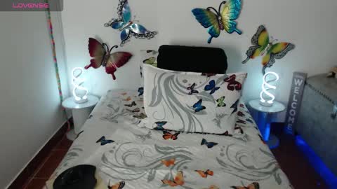 Juliette Smith online show from March 4, 10:27 pm