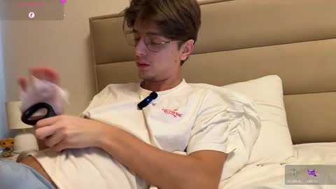 Chris online show from February 3, 6:11 am