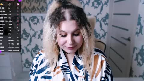 Snapshot of yourkarma_2_0 chatting on December 25, 1:09 pm Karma online show from December 25, 1:09 pm