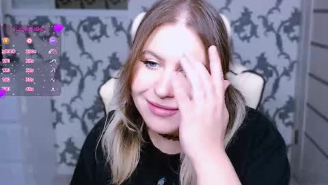 Snapshot of yourkarma_2_0 chatting on October 19, 2:40 pm Karma online show from October 19, 2:40 pm