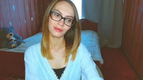 Snapshot of yourladysunshine chatting on June 7, 6:50 am Ksyusha online show from June 7, 6:50 am