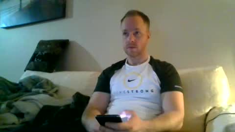 yourlove8523 online show from May 2, 6:29 am