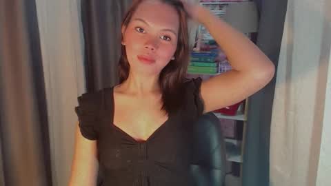 Snapshot of yourlovekylie chatting on March 1, 3:19 am KYLIE MORE online show from March 1, 3:19 am