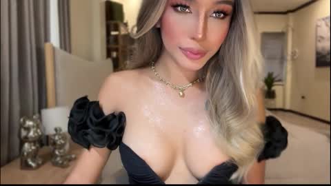 Snapshot of yourlovingpearlita1000 chatting on November 7, 6:57 am Pearl online show from November 7, 6:57 am