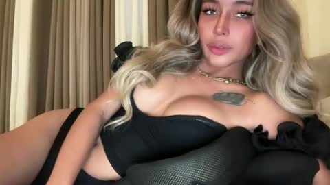 Snapshot of yourlovingpearlita1000 chatting on February 26, 9:19 am Pearl online show from February 26, 9:19 am