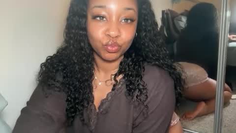 YOURMOMMY online show from March 23, 5:11 am