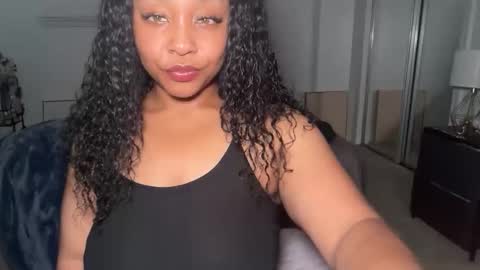Snapshot of yourmommysilk chatting on May 29, 3:37 am YOURMOMMY online show from May 29, 3:37 am