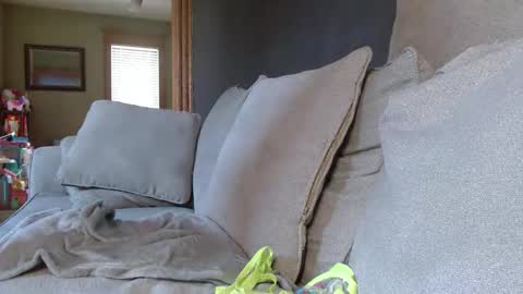 Snapshot of yournewbigmama chatting on January 18, 6:12 pm yournewbigmama online show from January 18, 6:12 pm