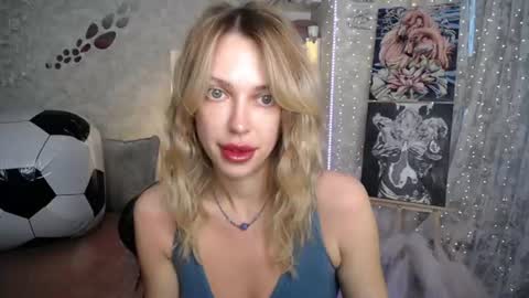 Snapshot of yournickyadamidi chatting on June 17, 4:30 pm Nicky online show from June 17, 4:30 pm