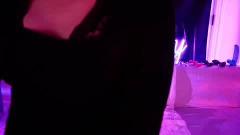 yourpartygurl online show from March 7, 4:53 am