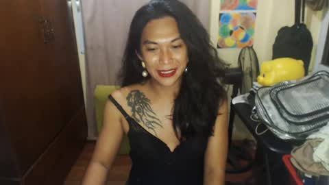 Snapshot of yourpinoy chatting on January 2, 1:30 pm Iring online show from January 2, 1:30 pm