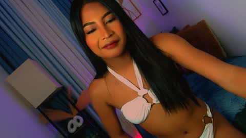 yourprettybella_ts online show from March 31, 4:51 pm