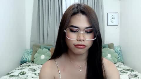 Snapshot of yourprettyblythe_ts chatting on January 10, 8:49 am yourprettyblythe_ts online show from January 10, 8:49 am