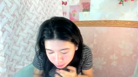 Snapshot of yourprettytrish chatting on June 21, 9:39 pm Trish online show from June 21, 9:39 pm